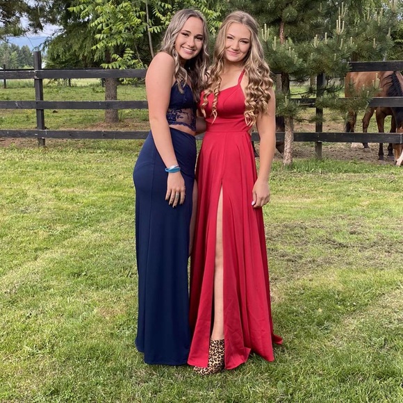 Lucy in the sky “Audrey Lace Maxi Set in Navy” - Picture 6 of 6